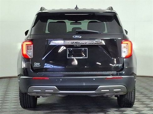 Used 2023 Ford Explorer XLT w/ Equipment Group 202A image 8
