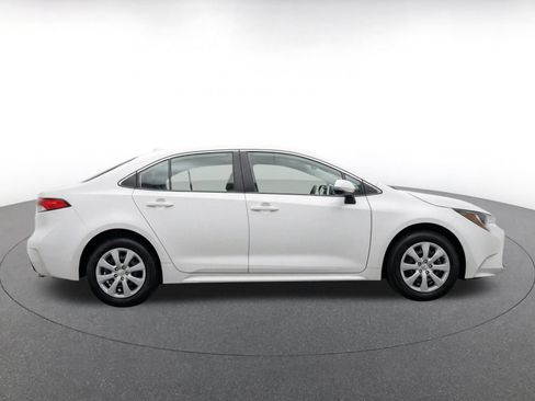 Used 2025 Toyota Corolla LE FWD image 8