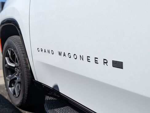 New 2026 Jeep Grand Wagoneer Limited w/ Rear Seat Video Group I AWD/4WD image 38