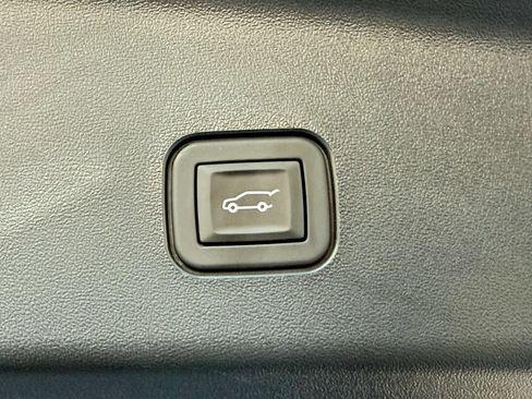 Used 2026 Cadillac Vistiq Platinum w/ LPO, Floor Liner Package AWD/4WD image 18