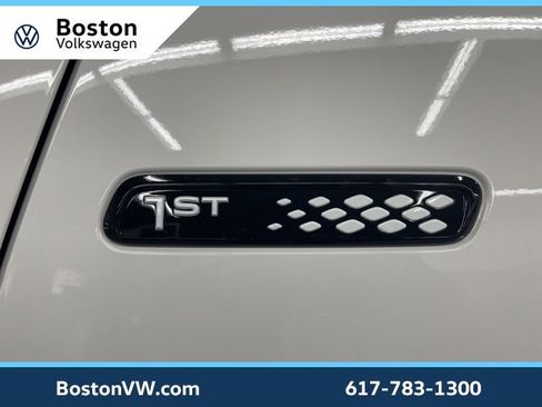 New 2025 Volkswagen ID. Buzz 1st Edition image 7