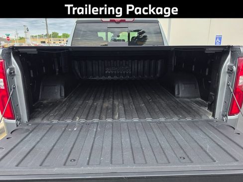 Used 2024 Chevrolet Silverado 1500 High Country w/ High Country Premium Package AWD/4WD image 8