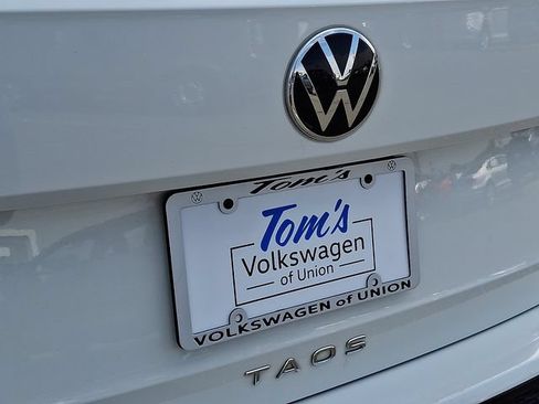Used 2022 Volkswagen Taos SE AWD/4WD image 32