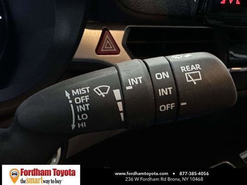 Used 2024 Toyota Sienna LE FWD image 33