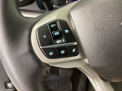 Used 2023 Ford Explorer XLT AWD/4WD image 23