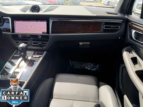 Used 2023 Porsche Macan S image 17