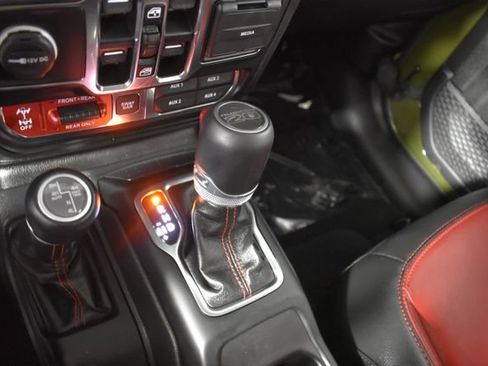Used 2023 Jeep Wrangler Unlimited Rubicon 4xe AWD/4WD image 29