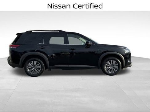 Certified 2025 Nissan Pathfinder SV image 2