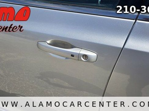 Used 2012 Chrysler 300 image 10