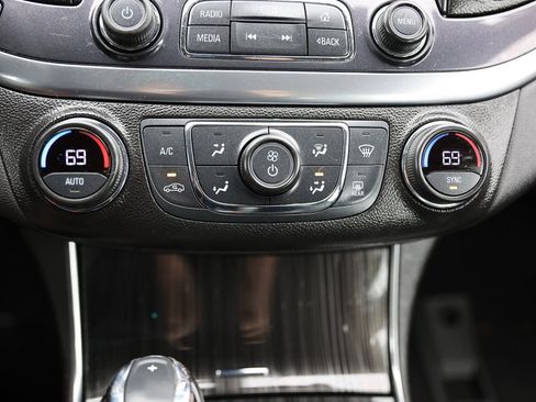 Used 2019 Chevrolet Impala LT image 26