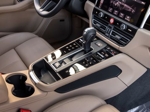 Certified 2026 Porsche Macan AWD/4WD image 55