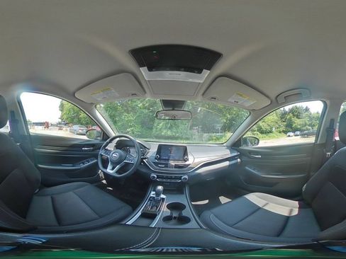 Used 2025 Nissan Altima 2.5 SV FWD image 40