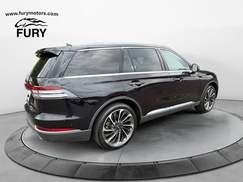 Used 2020 Lincoln Aviator Reserve w/ Equipment Group 202A AWD/4WD image 3