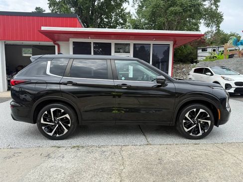 Used 2022 Mitsubishi Outlander ES AWD/4WD image 13