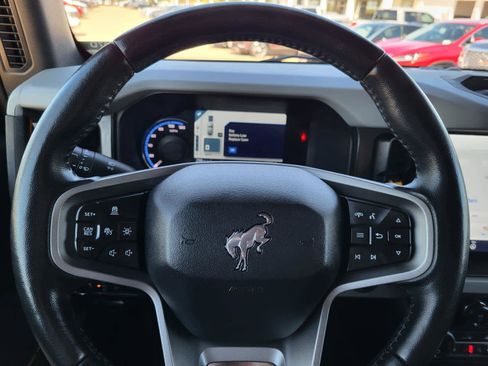 Used 2021 Ford Bronco Badlands image 17