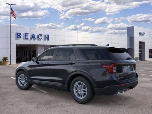 New 2026 Ford Explorer Active w/ Active Comfort Package RWD image 5