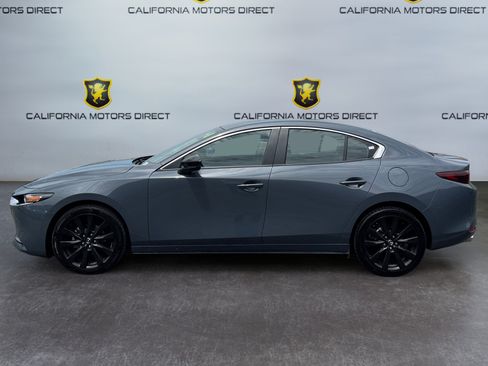 Used 2022 MAZDA MAZDA3 s FWD image 2