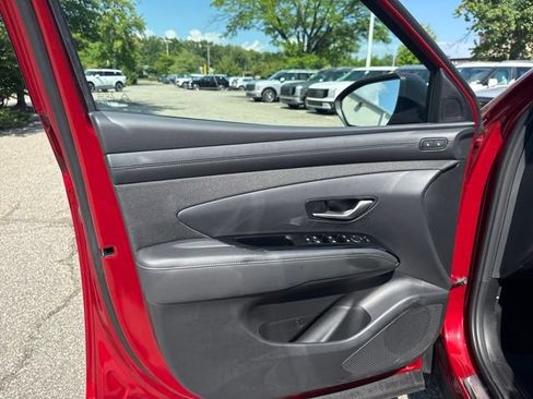 Used 2025 Hyundai Tucson Limited AWD/4WD image 32