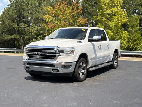 Used 2019 RAM 1500 Laramie AWD/4WD image 13