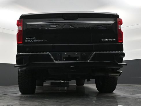 Used 2019 Chevrolet Silverado 1500 Custom w/ Custom Value Package RWD image 23