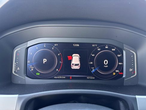 Used 2023 Volkswagen Atlas Cross Sport SE w/ Panoramic Sunroof Package FWD image 30