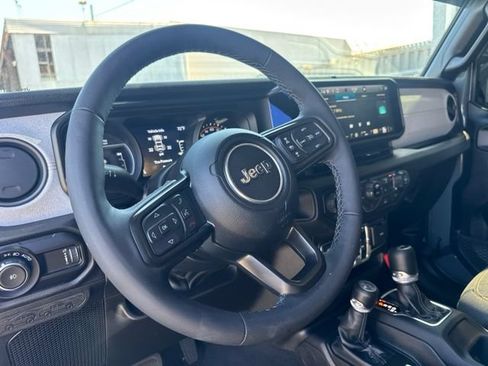 Used 2025 Jeep Wrangler Unlimited Sport AWD/4WD image 9