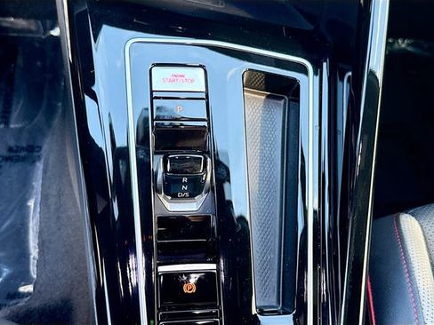 Used 2024 Volkswagen GTI Autobahn image 17