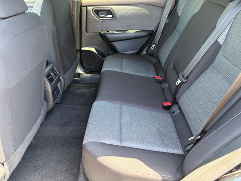 Used 2023 Nissan Rogue SV FWD image 16