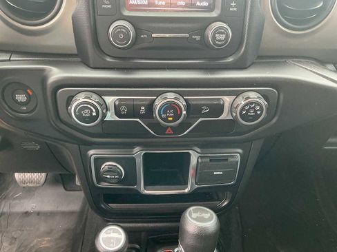 Used 2021 Jeep Wrangler Unlimited Sport AWD/4WD image 13