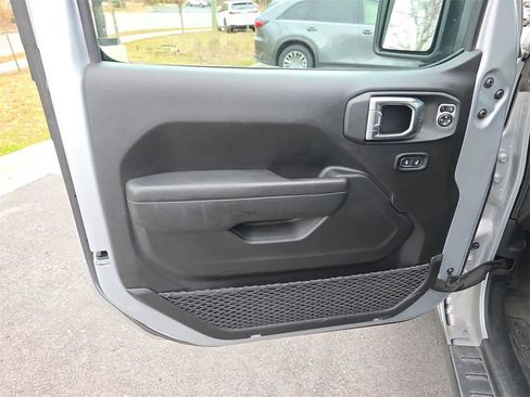 Used 2024 Jeep Wrangler Sport S image 14