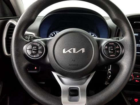 Certified 2022 Kia Soul LX w/ Technology Package FWD image 12