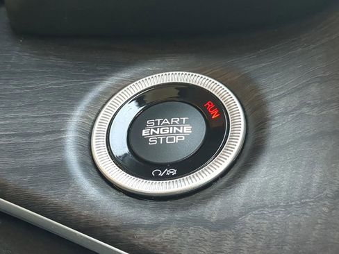 Used 2021 Jeep Grand Cherokee L Limited image 25