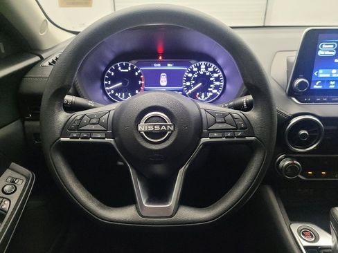 Used 2025 Nissan Sentra SV FWD image 22