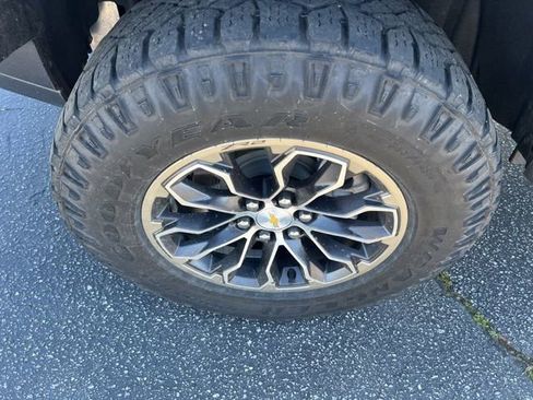 Used 2022 Chevrolet Colorado ZR2 image 19