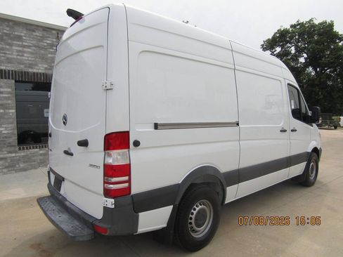 Used 2018 Mercedes-Benz Sprinter 2500 image 7