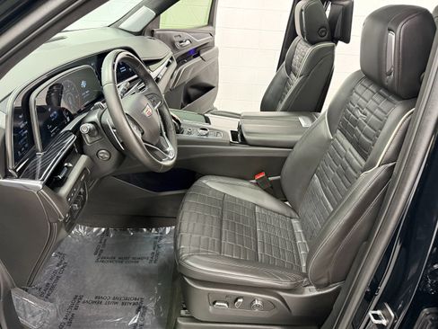 Used 2024 Cadillac Escalade V AWD/4WD image 16