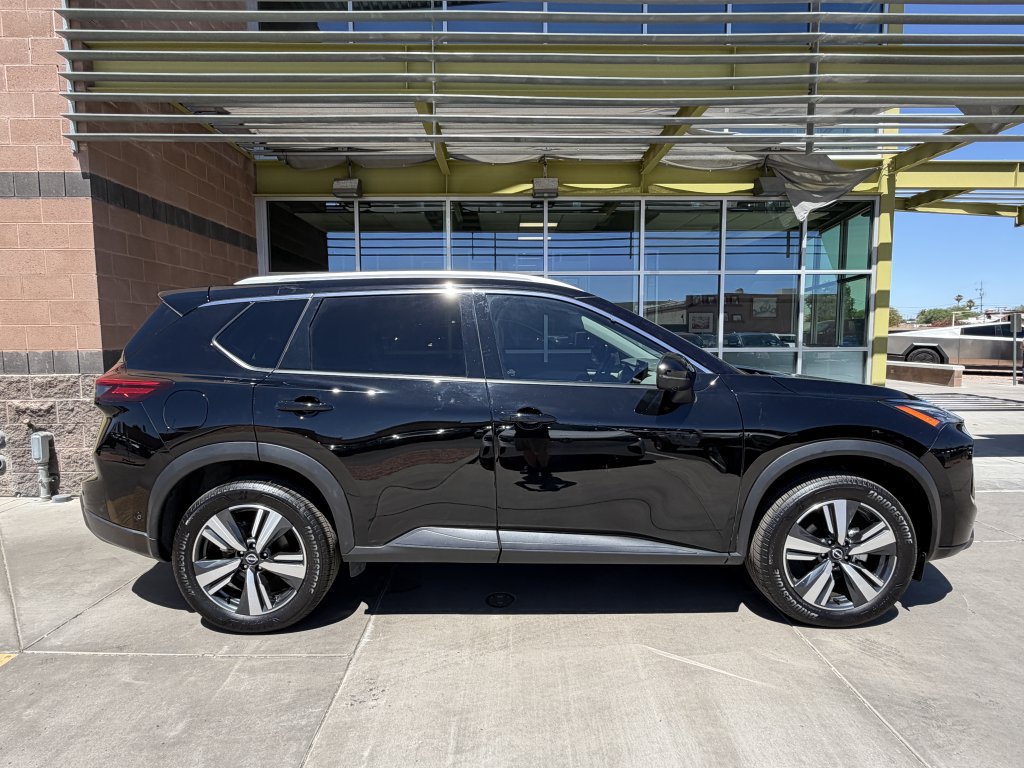 Used 2025 Nissan Rogue SL w/ SL Premium Package AWD/4WD image 9