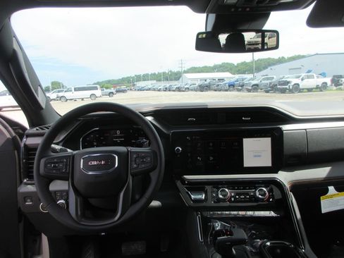 New 2026 GMC Sierra 1500 AT4 w/ AT4 Premium Package AWD/4WD image 18