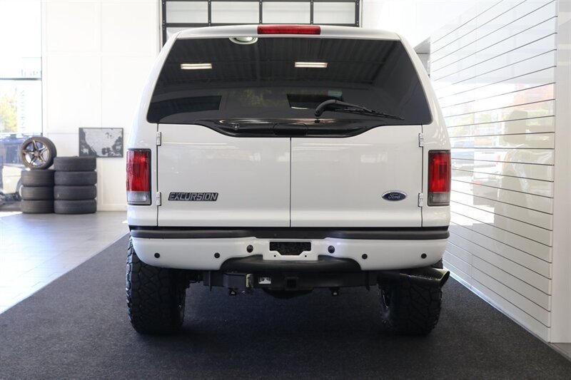 Used 2005 Ford Excursion XLT AWD/4WD image 44