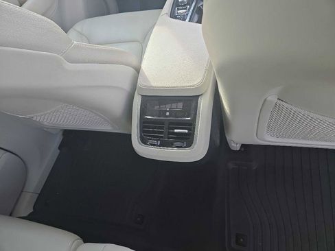 Used 2018 Volvo XC90 T6 Momentum w/ Convenience Package AWD/4WD image 26