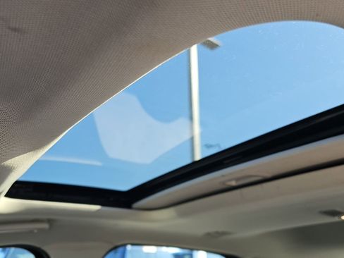 Used 2017 Ford Focus SEL image 22