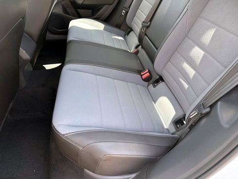 Used 2025 Volkswagen Jetta SE FWD image 13