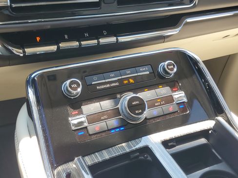 Certified 2023 Lincoln Navigator Black Label AWD/4WD image 18