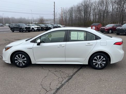 Used 2020 Toyota Corolla LE image 3