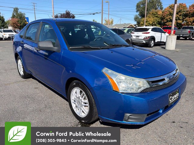 Used 2010 Ford Focus SE FWD image 3