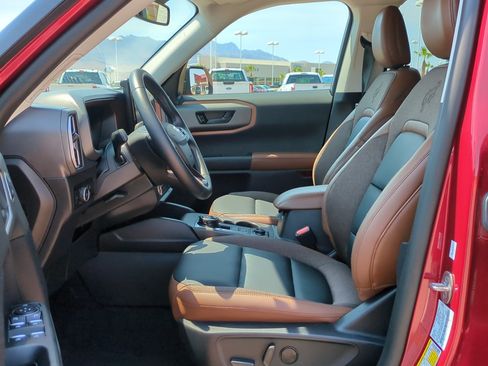 Used 2025 Ford Bronco Sport Outer Banks w/ Outer Banks Tech Package+ AWD/4WD image 14
