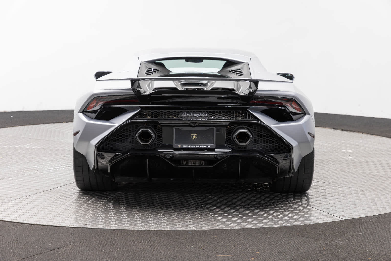 Used 2023 Lamborghini Huracan Tecnica RWD image 5