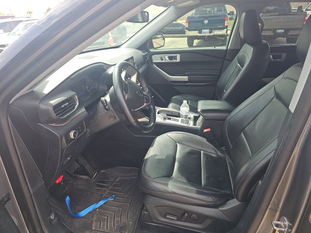 Used 2021 Ford Explorer Limited w/ Equipment Group 301A RWD image 3