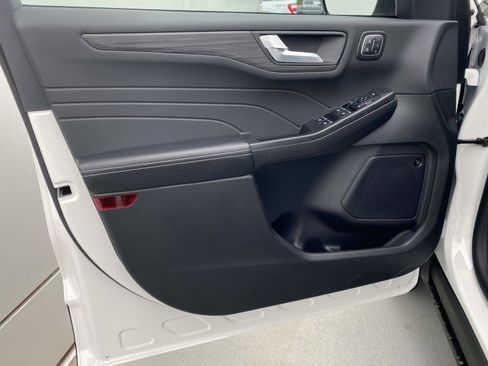 New 2026 Ford Escape SE w/ PHEV Premium Package image 14