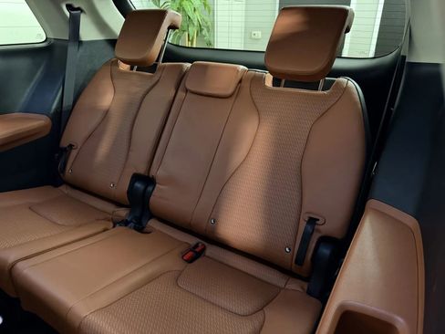 Used 2024 Kia Carnival SX Prestige FWD image 33